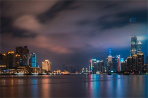 Shanghai's winter activities： skiing and ice sculptures